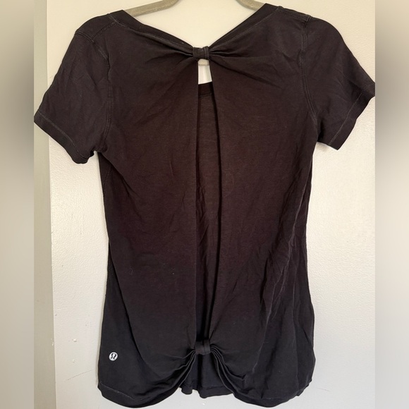 Lululemon Bow Short Sleeve Tee - Not exact as stock image - Picture 3 of 4